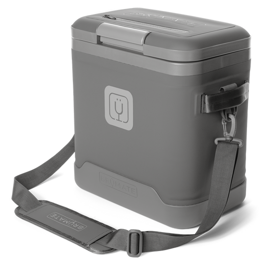 magpack-18-can-p3 magpack_18_graphite_front_strap.png